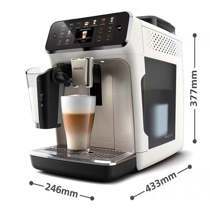 Espresso Kaffeevollautomat EP5543/90 5500 Series, 20 Getränke (heiß oder eisgekühlt) Modernes Farb-Touchdisplay, LatteGo-Milchsystem, SilentBrew Technologie, QuickStart, 1,8L Wassertank, Weißchrom